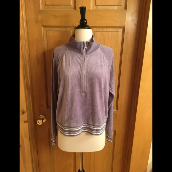 ☀️Victoria’s Secret velour cropped sweatshirt☀️ - Picture 1 of 8